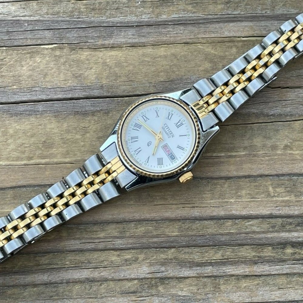 Citizen Quartz Ladies Wrist Watch GoldSilver Tone Analog DayDate Calendar Watc - Picture 8 of 12